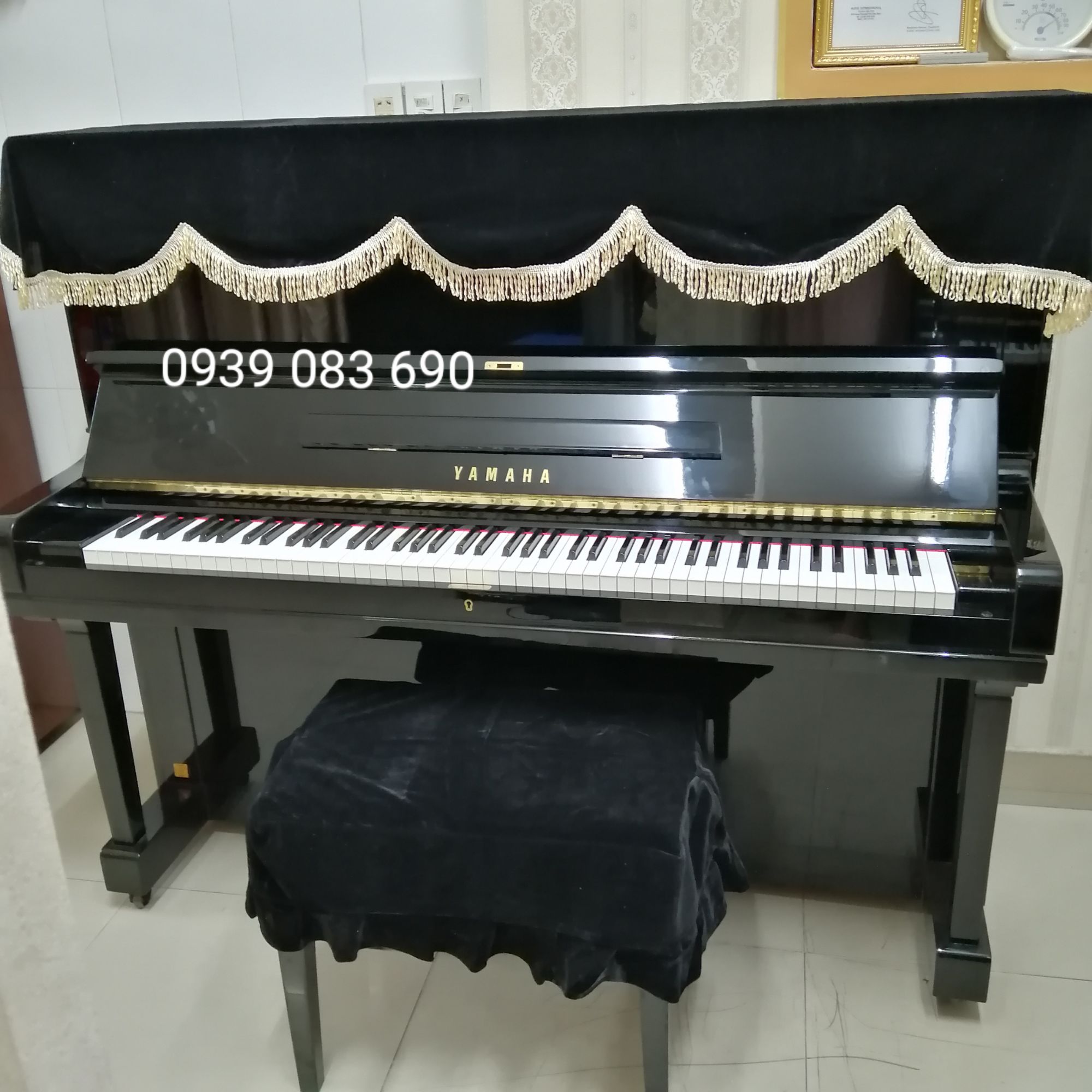 Khăn phủ đàn piano nhung đen dày mềm mịn tua rua vàng sang trọng