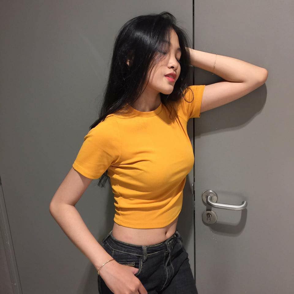 Áo phông crotop ôm body cộc tay