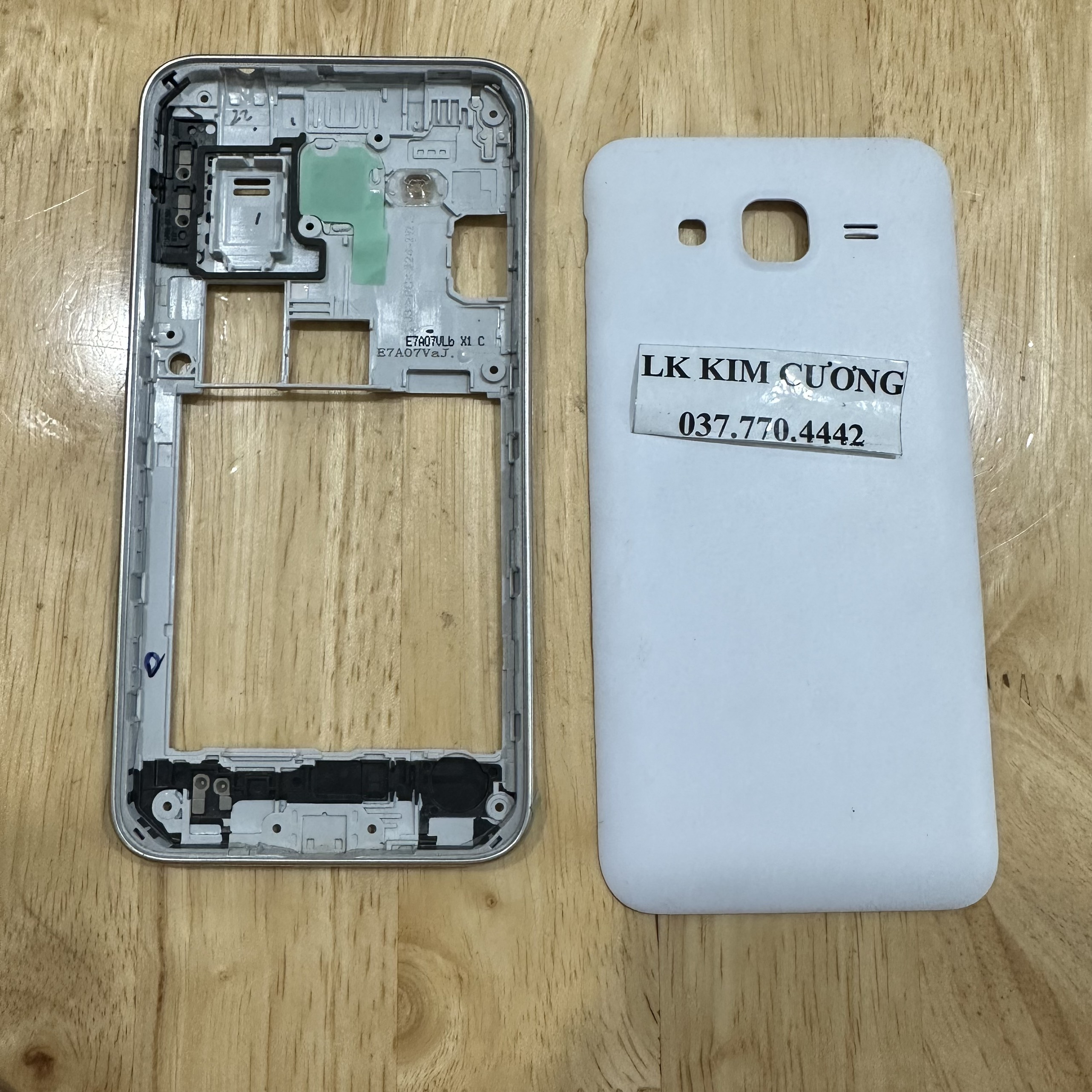 Bộ vỏ samsung j320