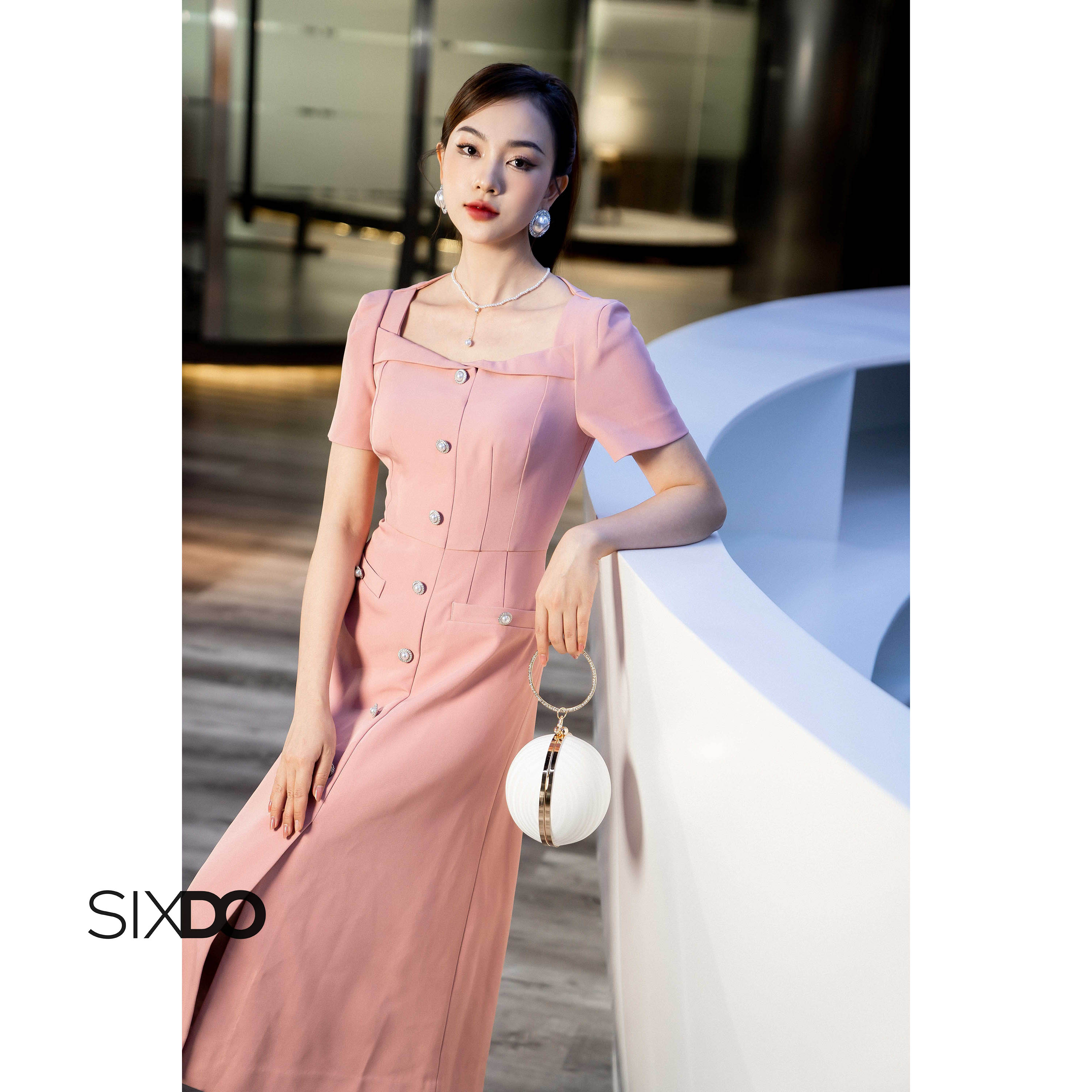 Đầm tuýp xi hồng phối cúc SIXDO (Pink Split-front Midi Dress)