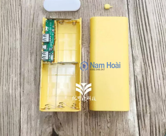 [HCM]Box sạc dự phòng 5 cell (Đèn pin siêu sáng)