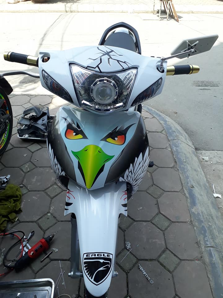 Team dán xe máy wavetrắng đen đại bàng - Tem trùm dán xe máy wave alpha 110 trắng đen đại bàng - Độ team trùm dán xe máy wave rẻ đẹp chất (dán đời 2006-2020)