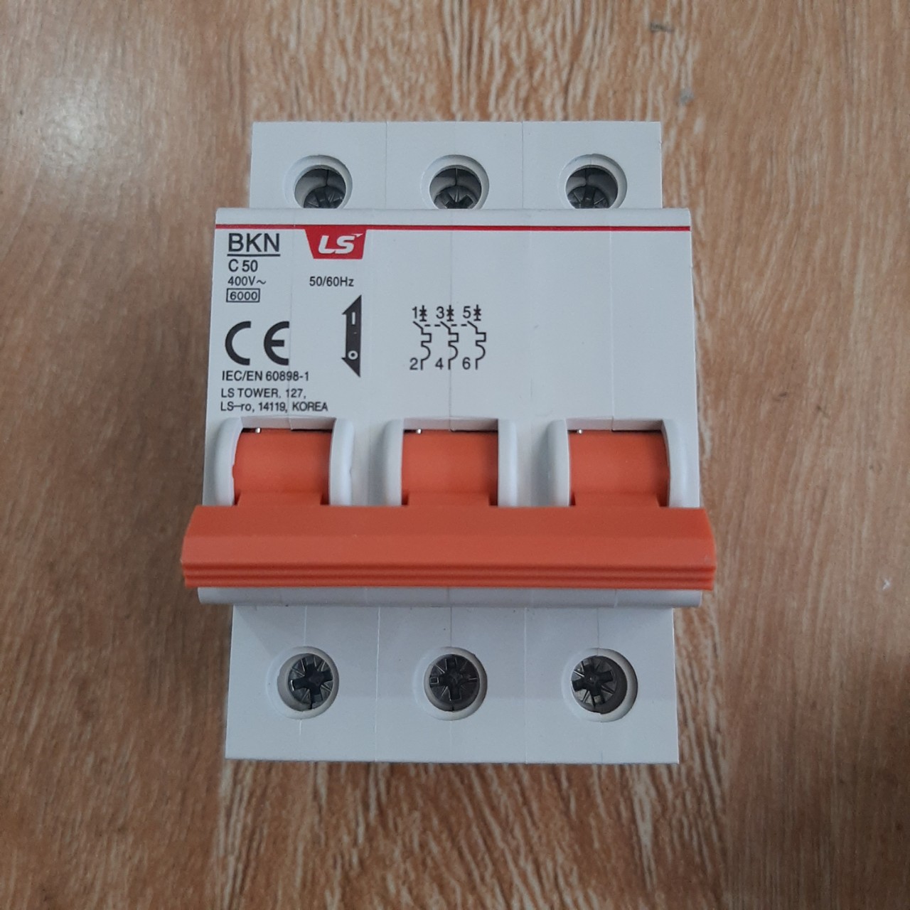 Cầu dao 3 pha điện tự động
