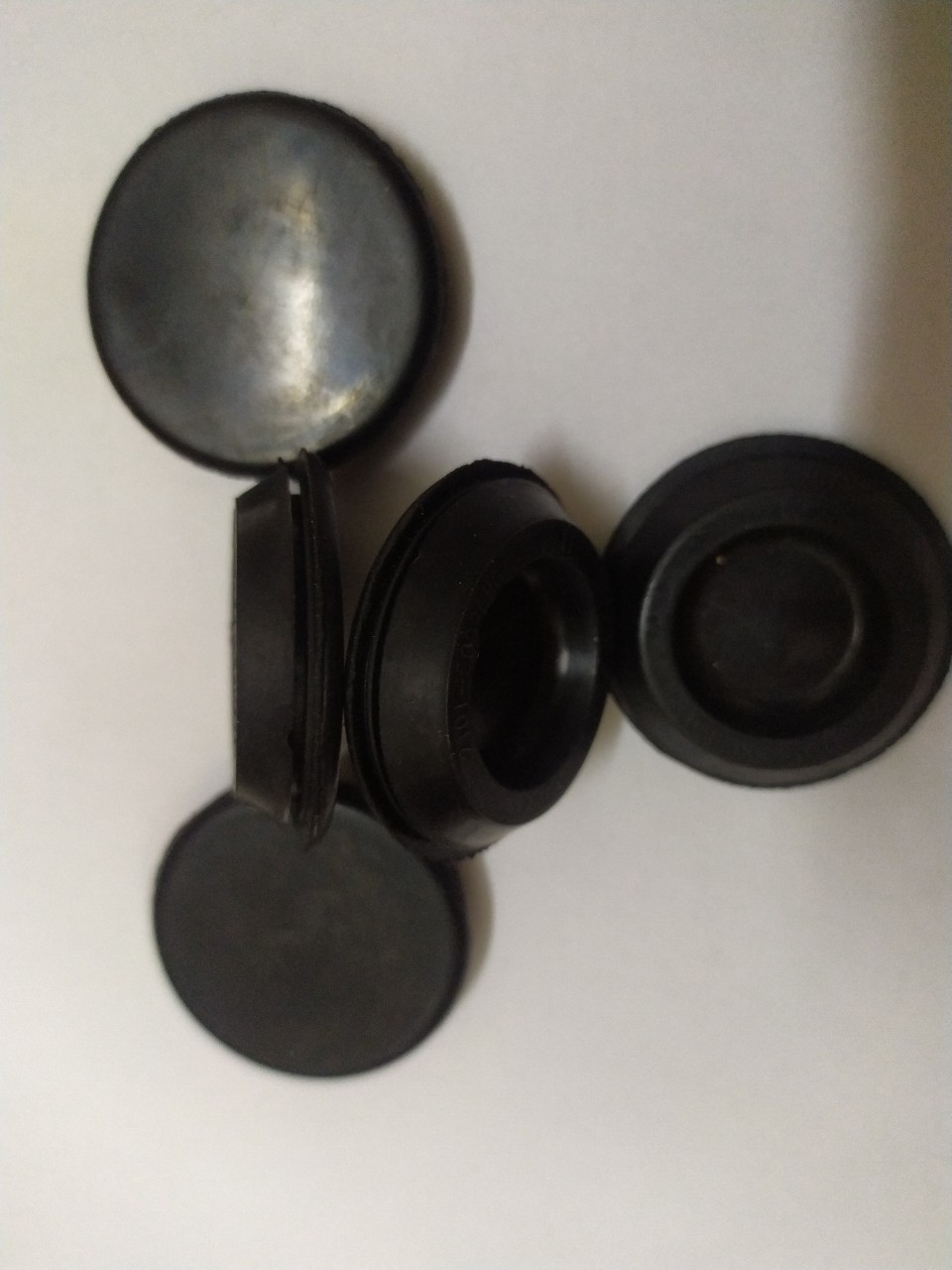 Cao su gắn sườn xe, hốc lốp ô tô