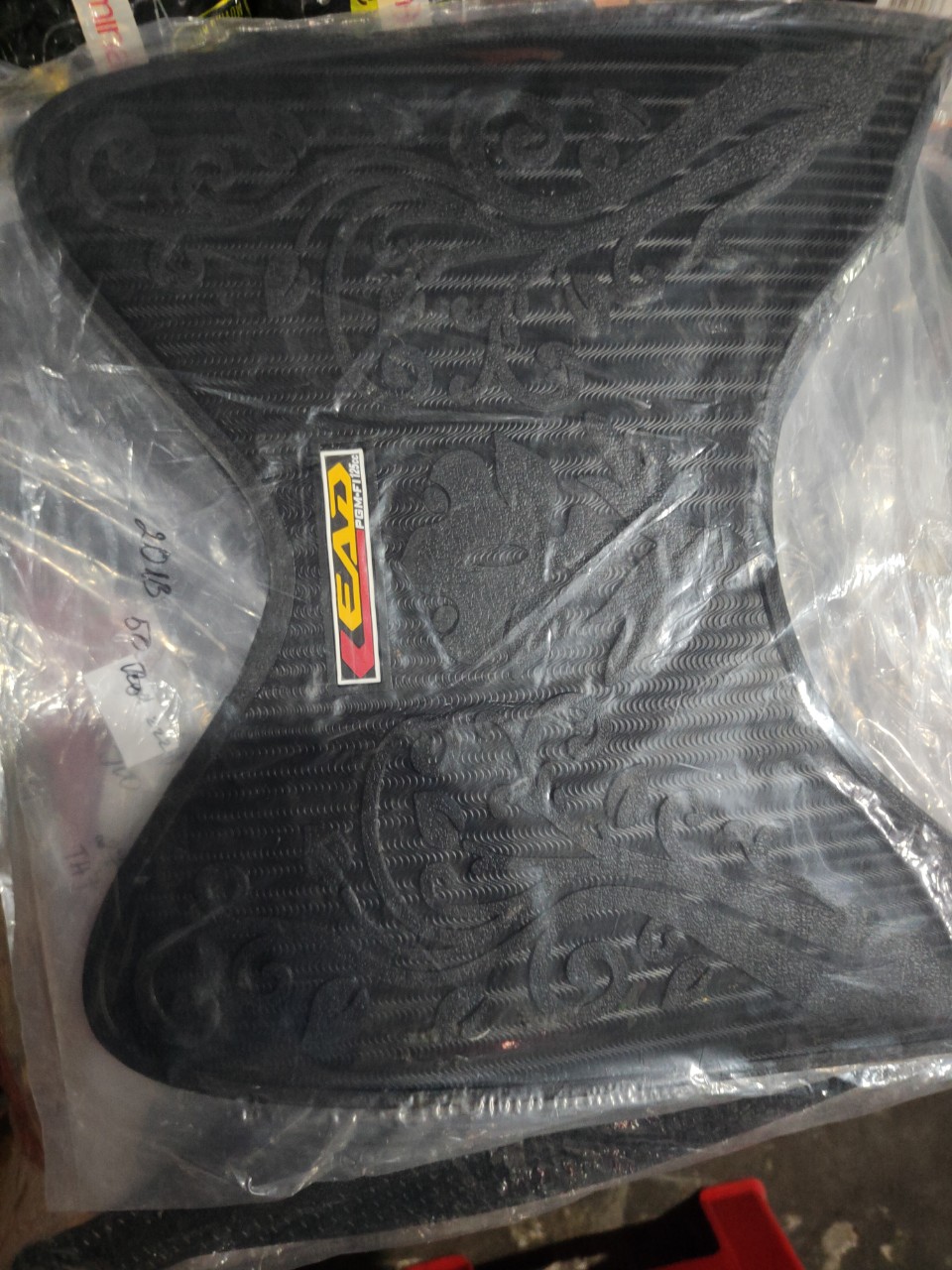 Thảm lót chân,để chân Lead đời cũ 2013. Hàng Công ty