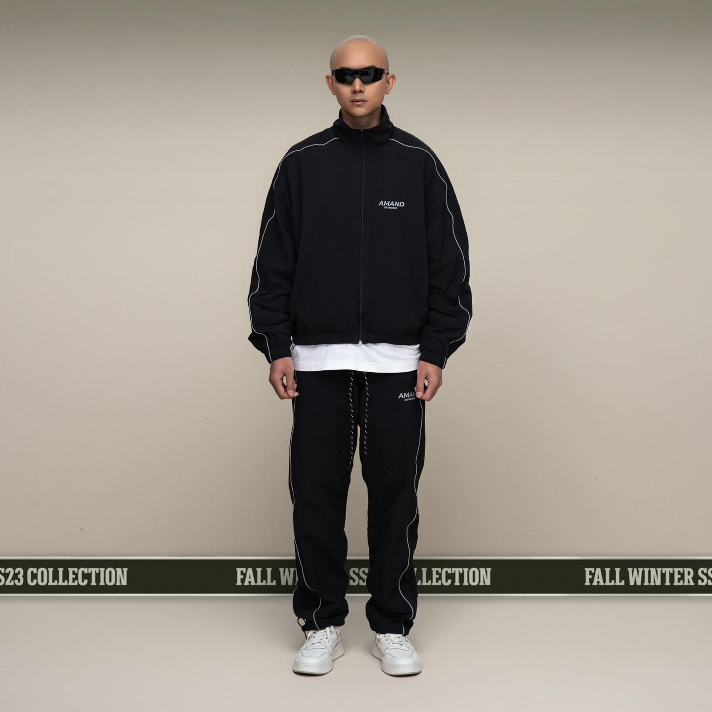Bộ Gió Amand x Anh Vũ Beyond Tracksuit - Black