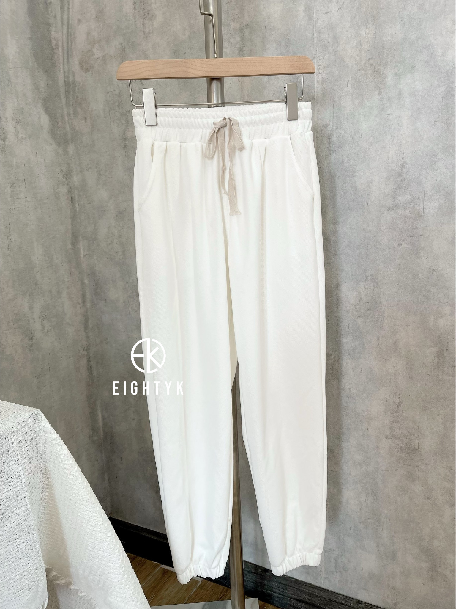EIGHTYK Quần Dài Jogger Trơn Basic