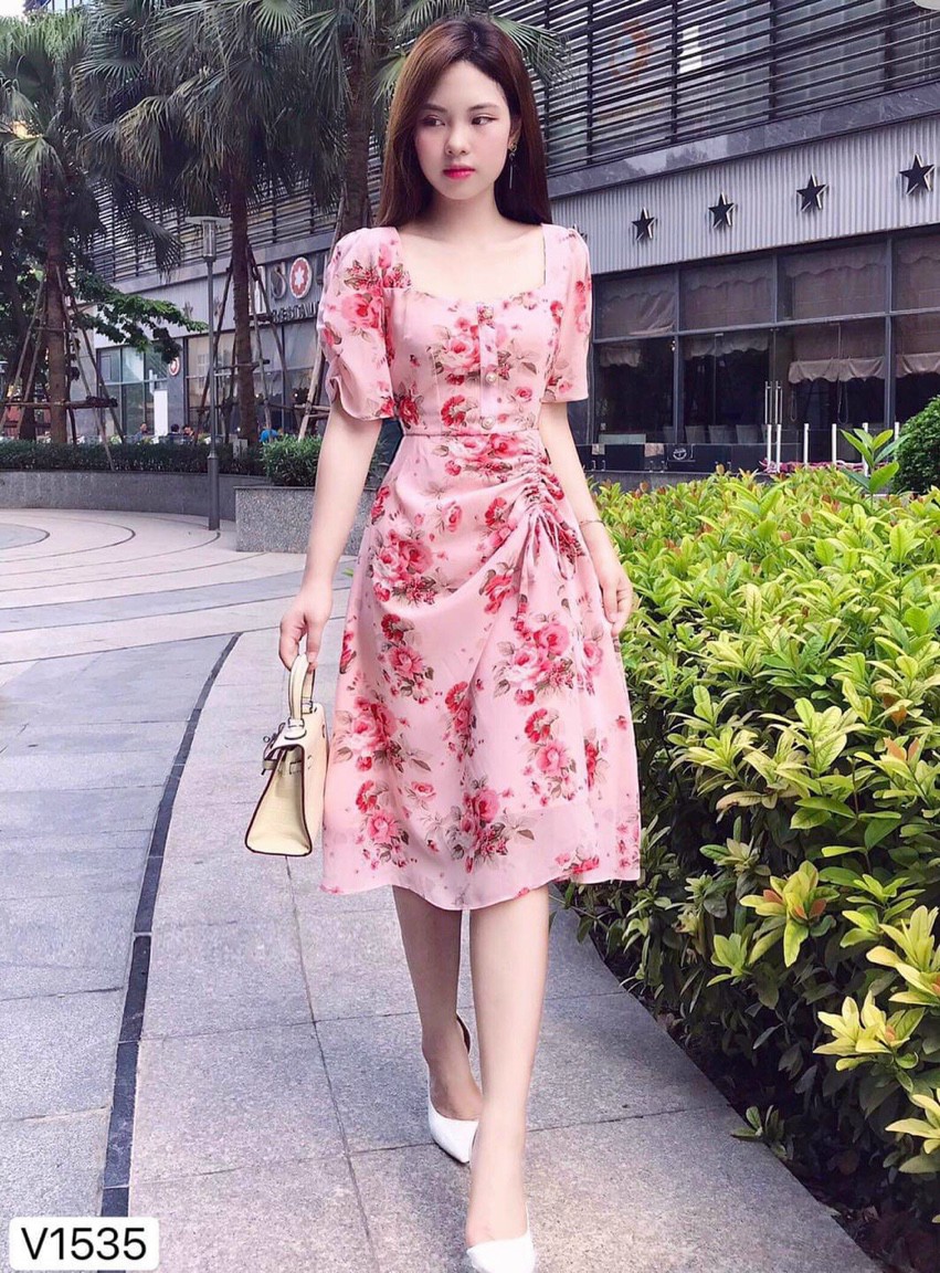 Đầm xòe tay ngắn đính nút ngực rút dây hông họa tiết hoa dễ thương
