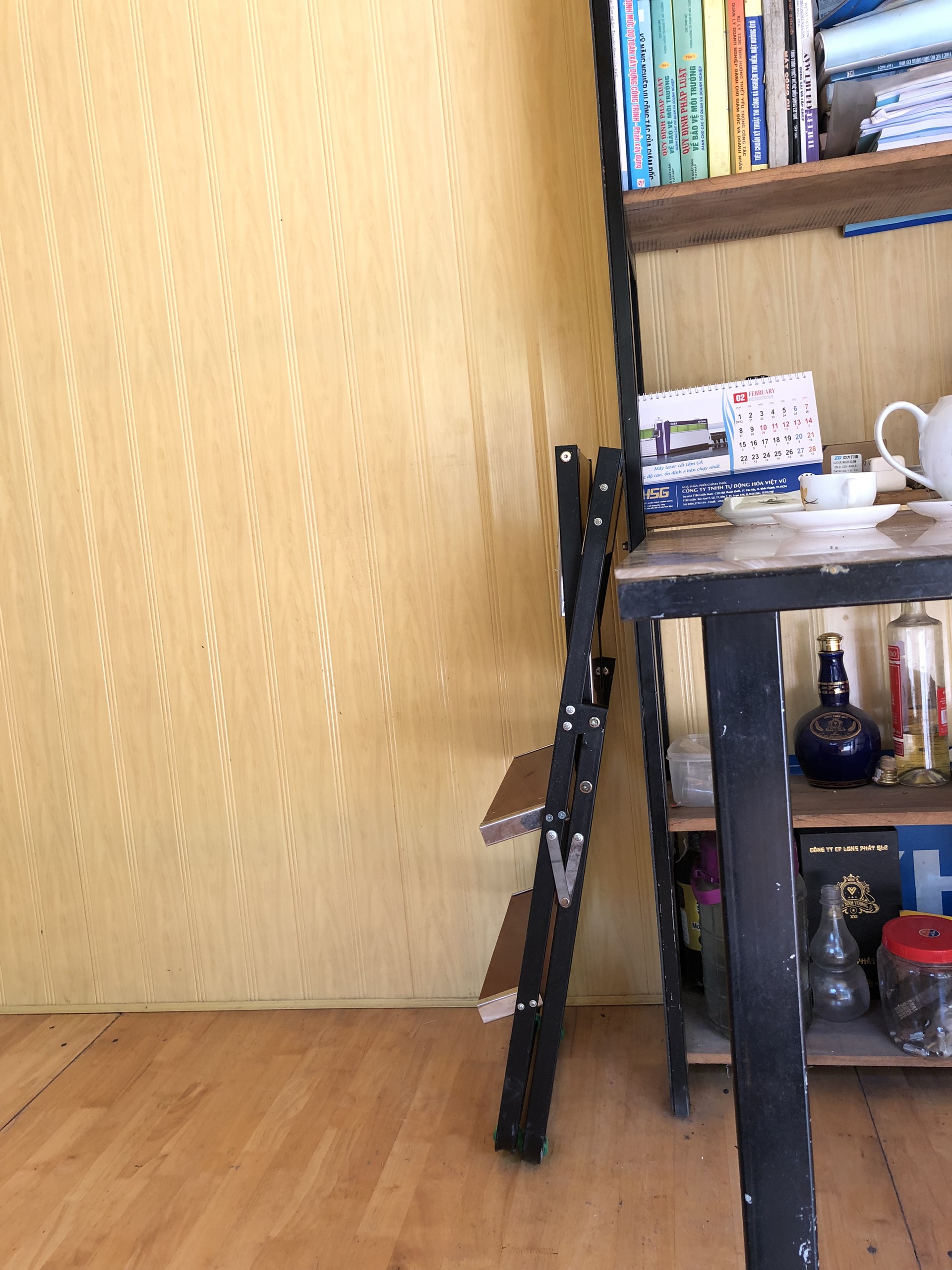 Thang ghế gấp gọn tiện lợi