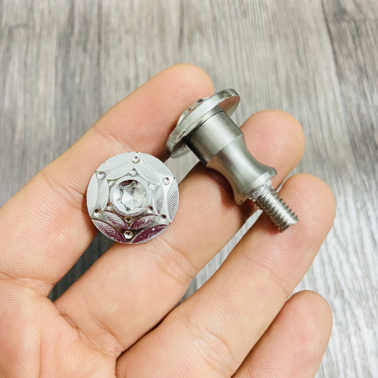 Bộ 02 ốc salaya gắn đầu xe wave, dream 110, ốc inox 304 sáng bóng trang trí xe siêu chất