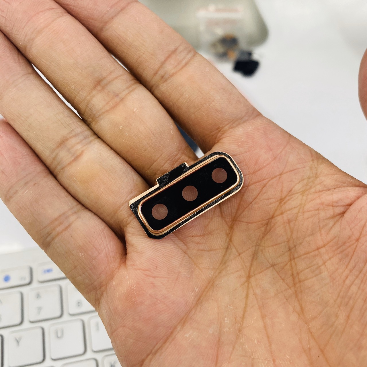 Kính camera, mặt kính camera,  mặt kính máy ảnh sau Samsung A7 2018 A750, hàng linh kiện zin loại tốt