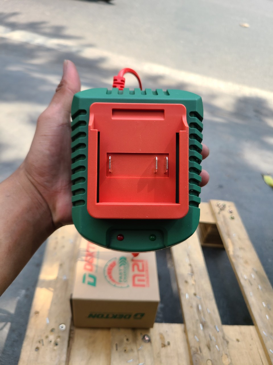 Sạc 21v hệ m21 dekton s25 thế hệ mới