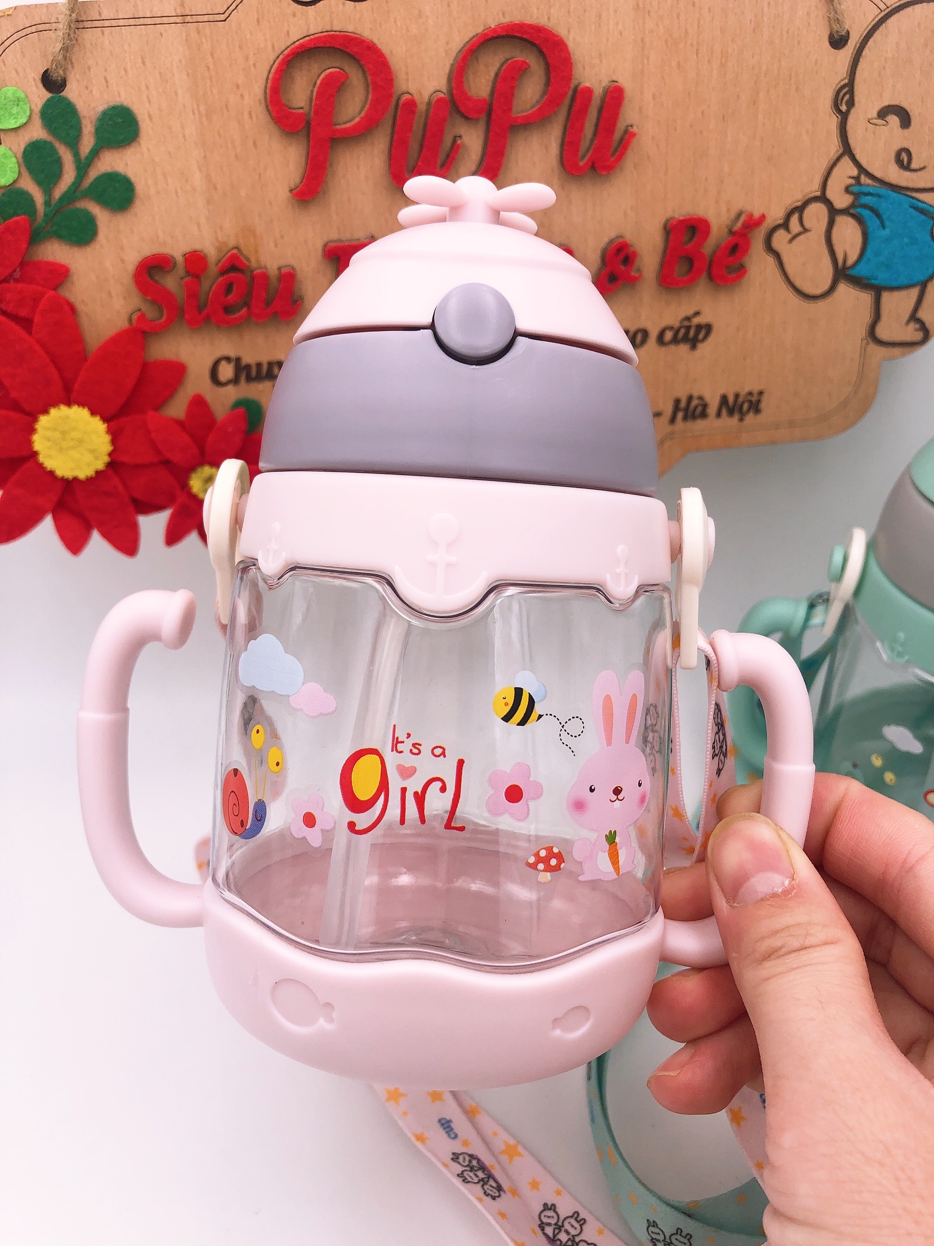 Bình Tập Uống Nước Có Dây Đeo Cho Bé