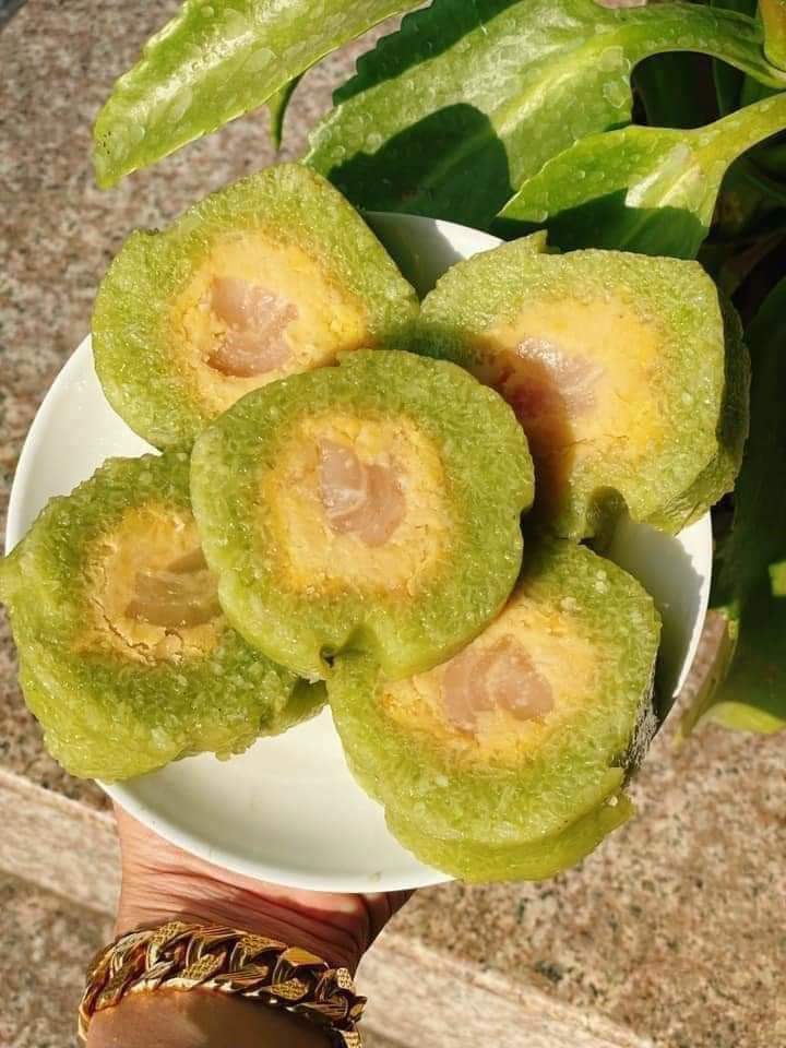 Bánh Tét Trà Cuôn Đậu Mỡ Và Bánh Ú