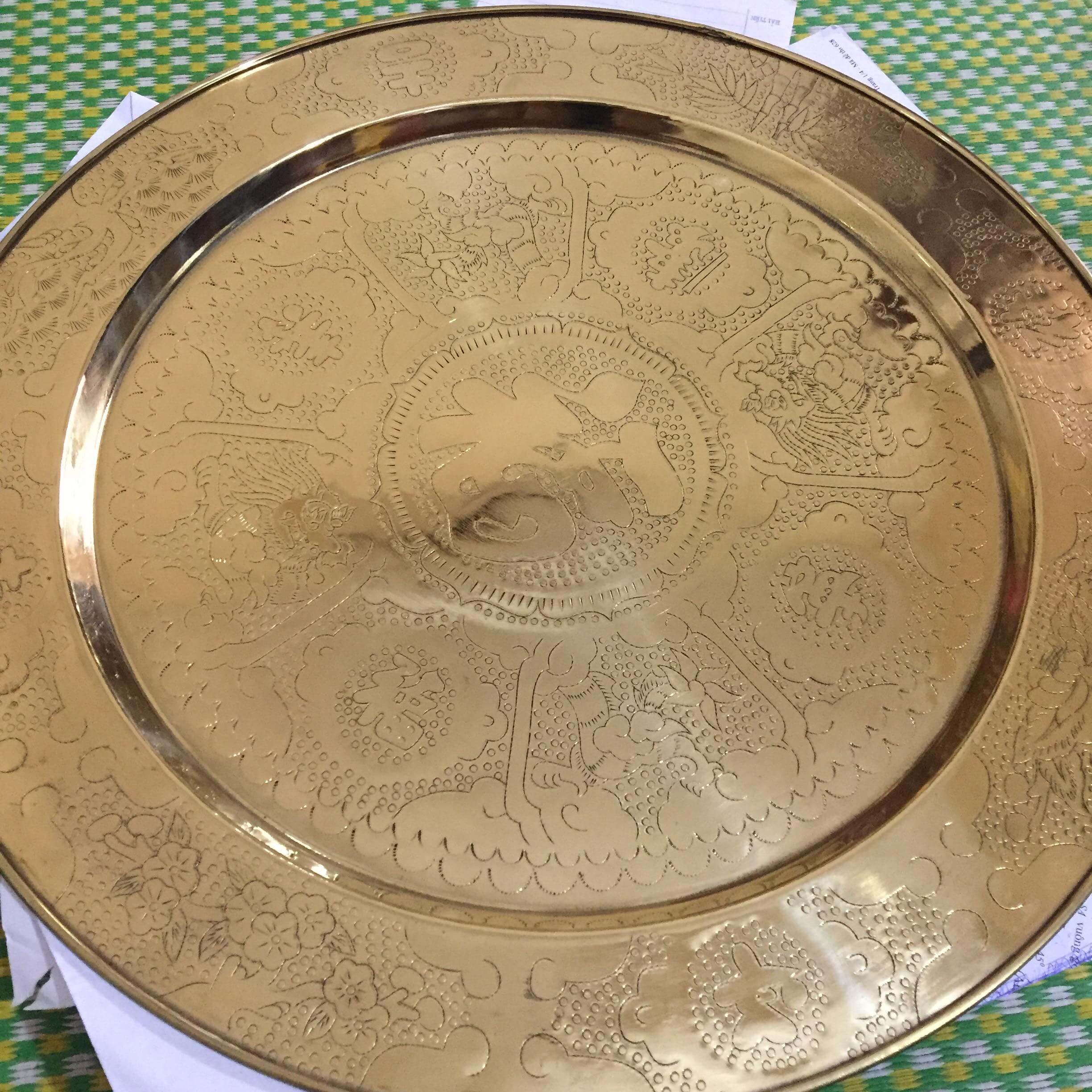 mâm chạm rồng phượng chất liệu đồng 53cm