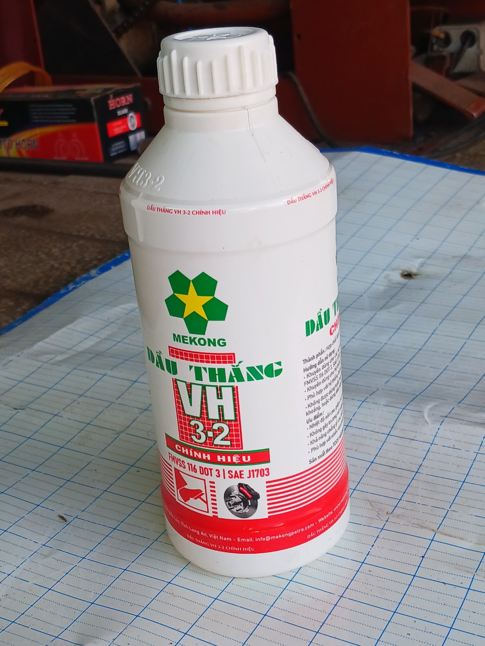 Dầu thắng VH3-2 chính hiệu (chai 830ml)