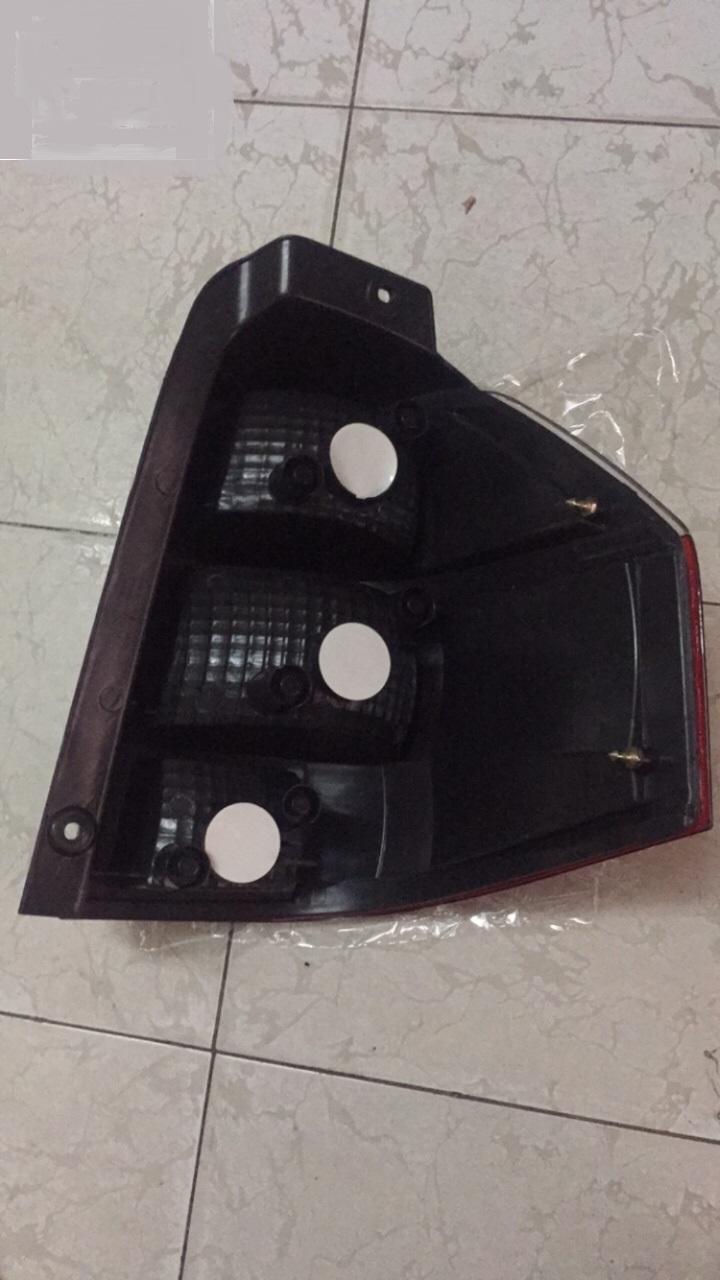 Đèn hậu Suzuki APV 2011-