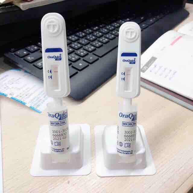 QUE TEST HIV BẰNG DỊCH MIỆNG ORAQUICK(không cần lấy máu)