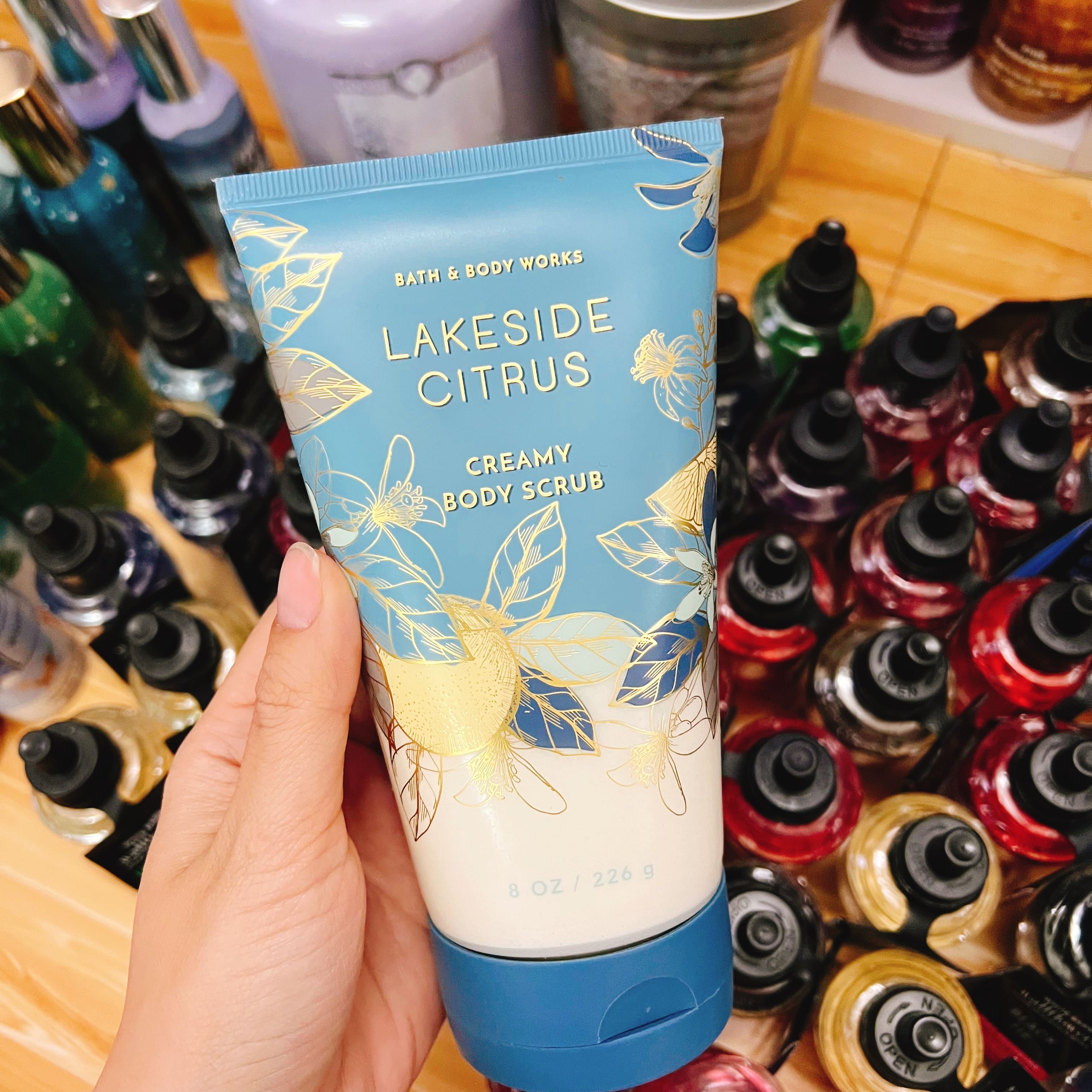 Sữa tắm tẩy tế bào chết Bath Body Works