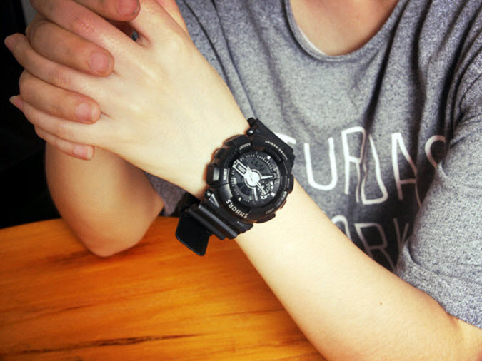 Đồng watch male sport shhors dynamic, 2 style watch hours and is the electronic medium is needle number