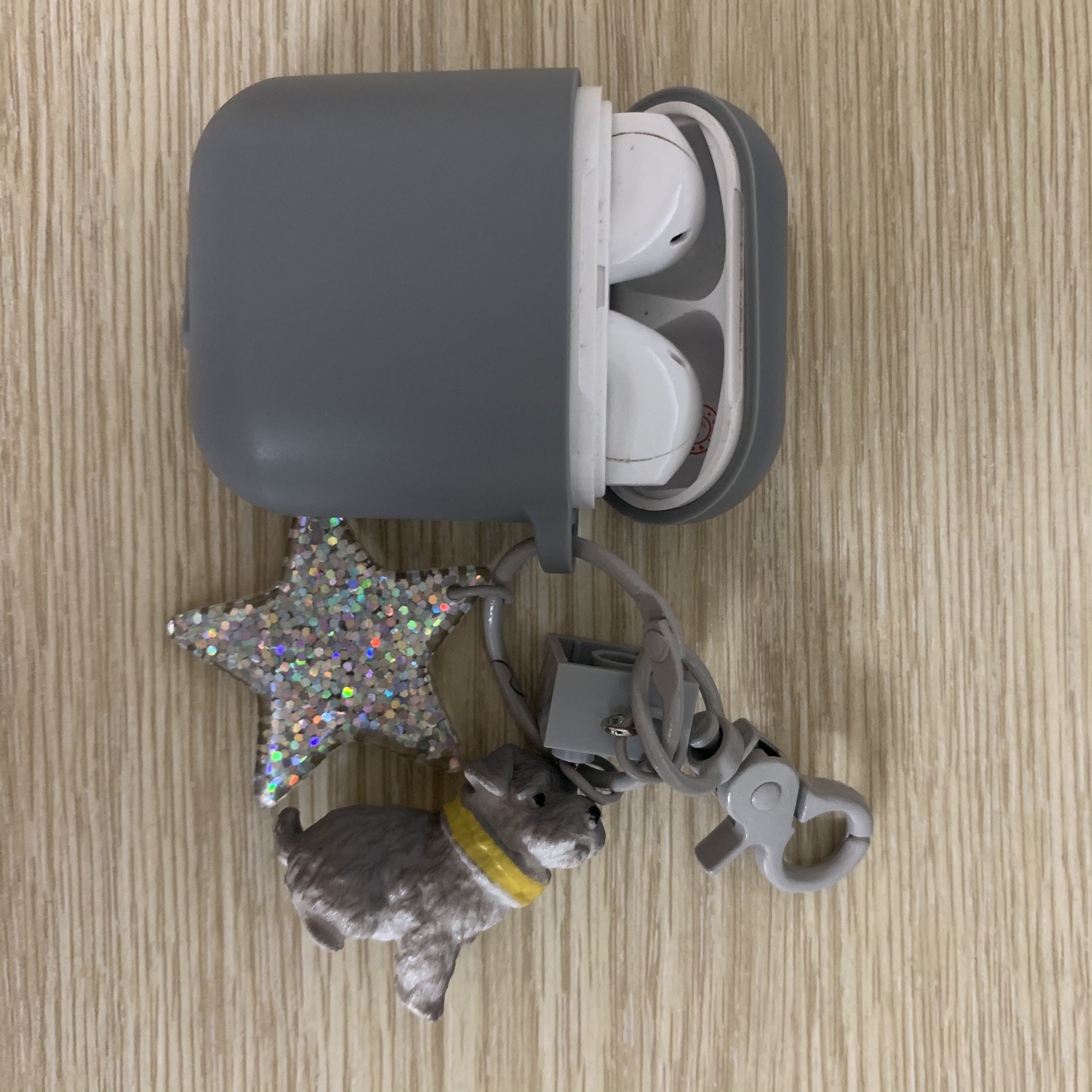 Combo móc khoá và case airpods chó con siêu ngầu