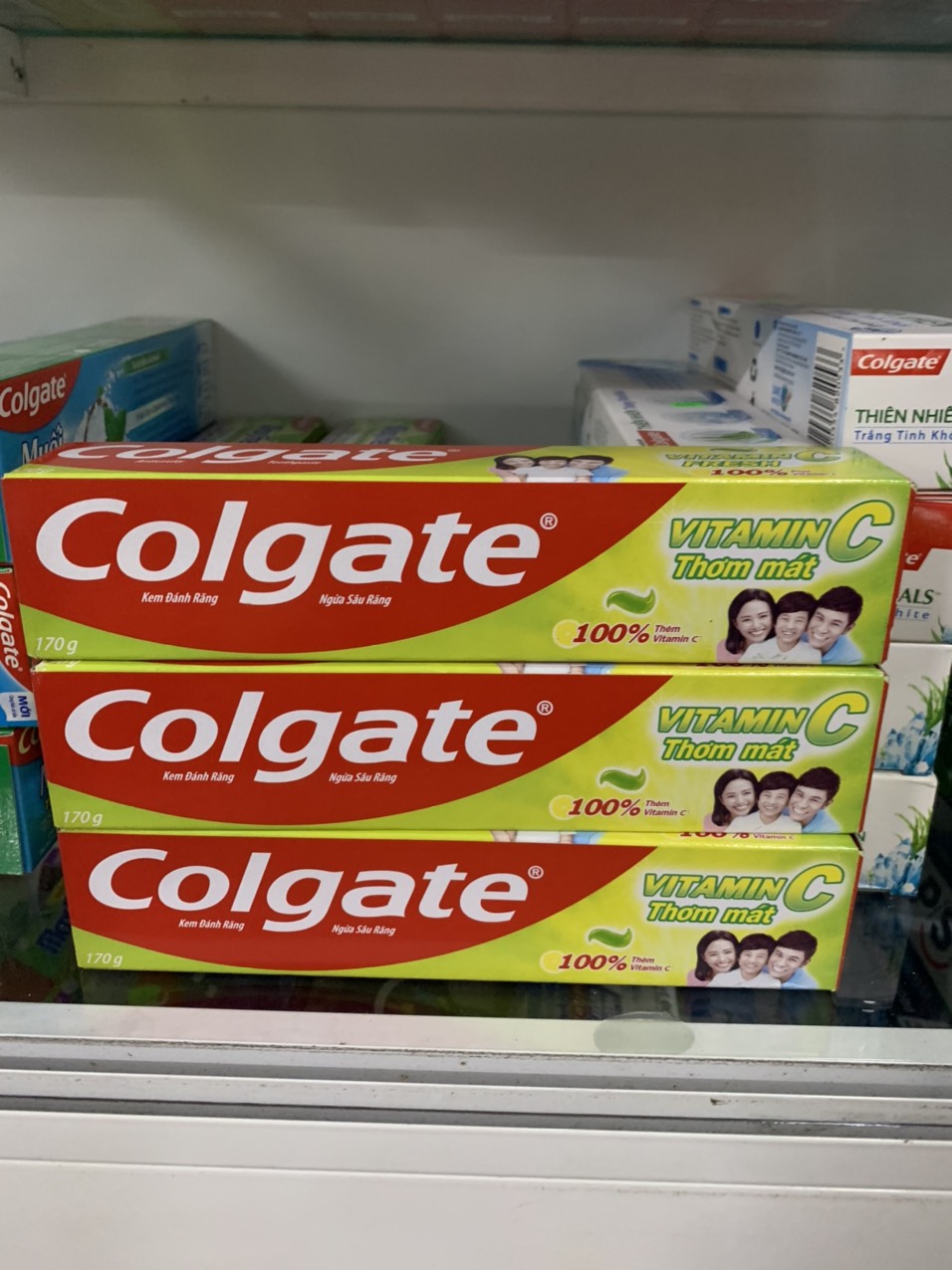 Kem Đánh Răng Colgate Vitamin C Thơm Mát 170g