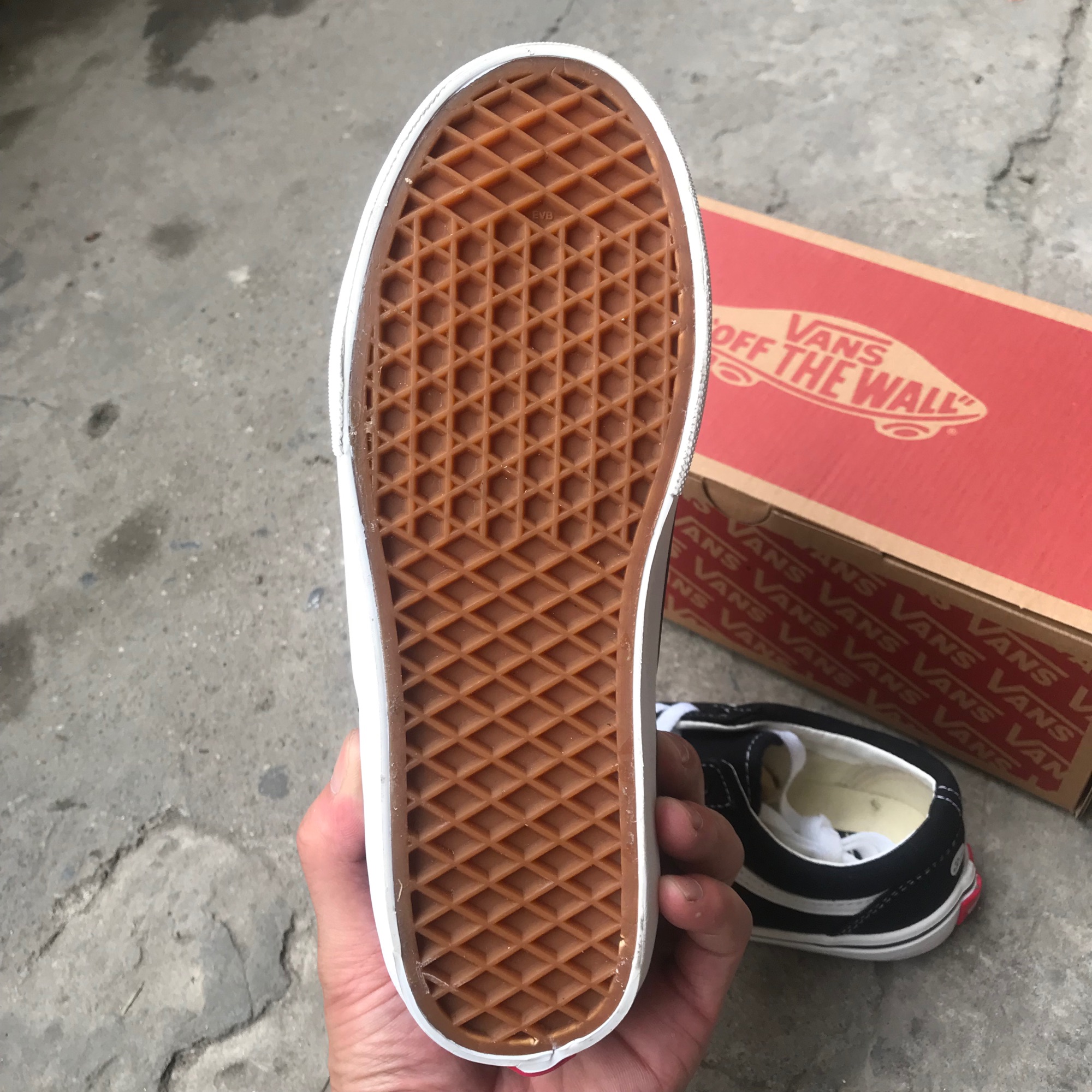 GIÀY VANS OLD SKOOL ĐEN (Full box)