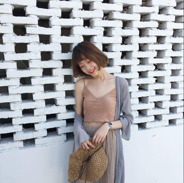 Áo kiểu hai dây đắp chéo kèm bra thời trang