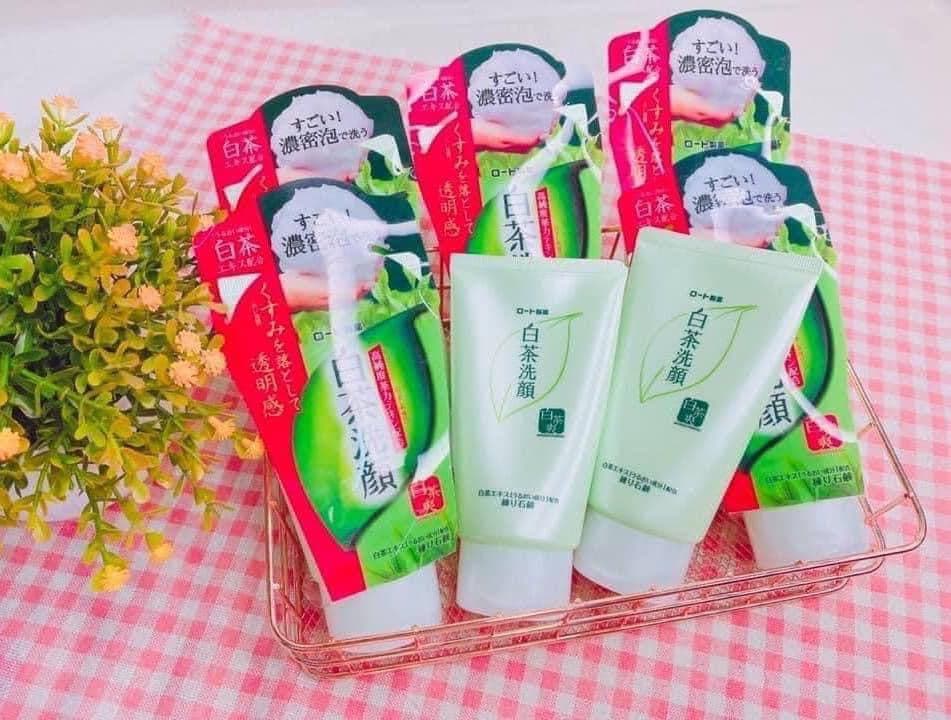 Sữa rửa mặt trà xanh Nhật Bản  120ml