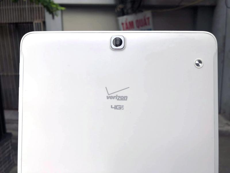 Máy tính bảng Samsung tab S2 - đẹp - zin 100% tặng sạc cáp và que chọc sim chính hãng