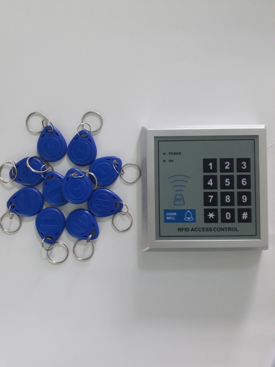 Đầu đọc thẻ từ RFID và bàn phím số tần số + 10 thẻ từ