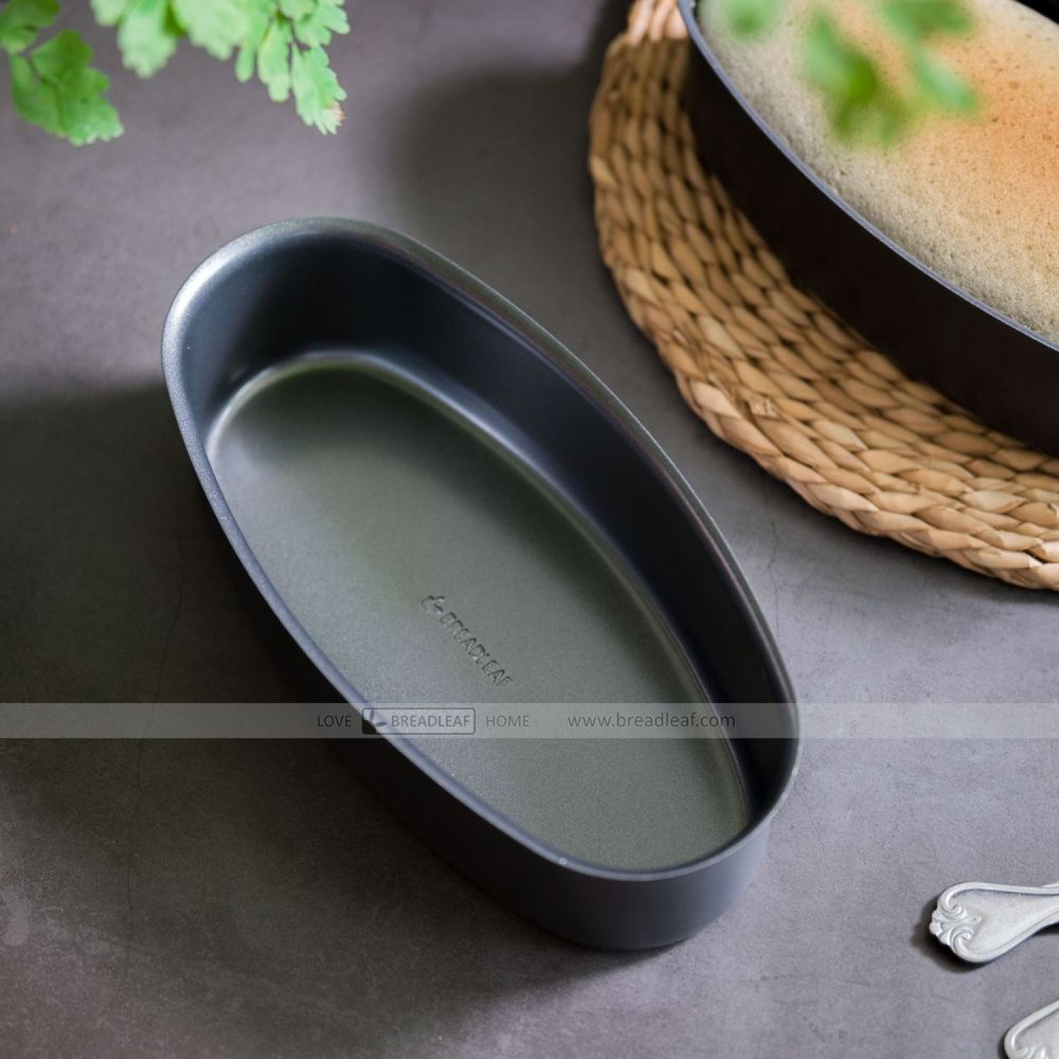Khuôn oval chống dính breadleaf/ màu đen . blvn-030