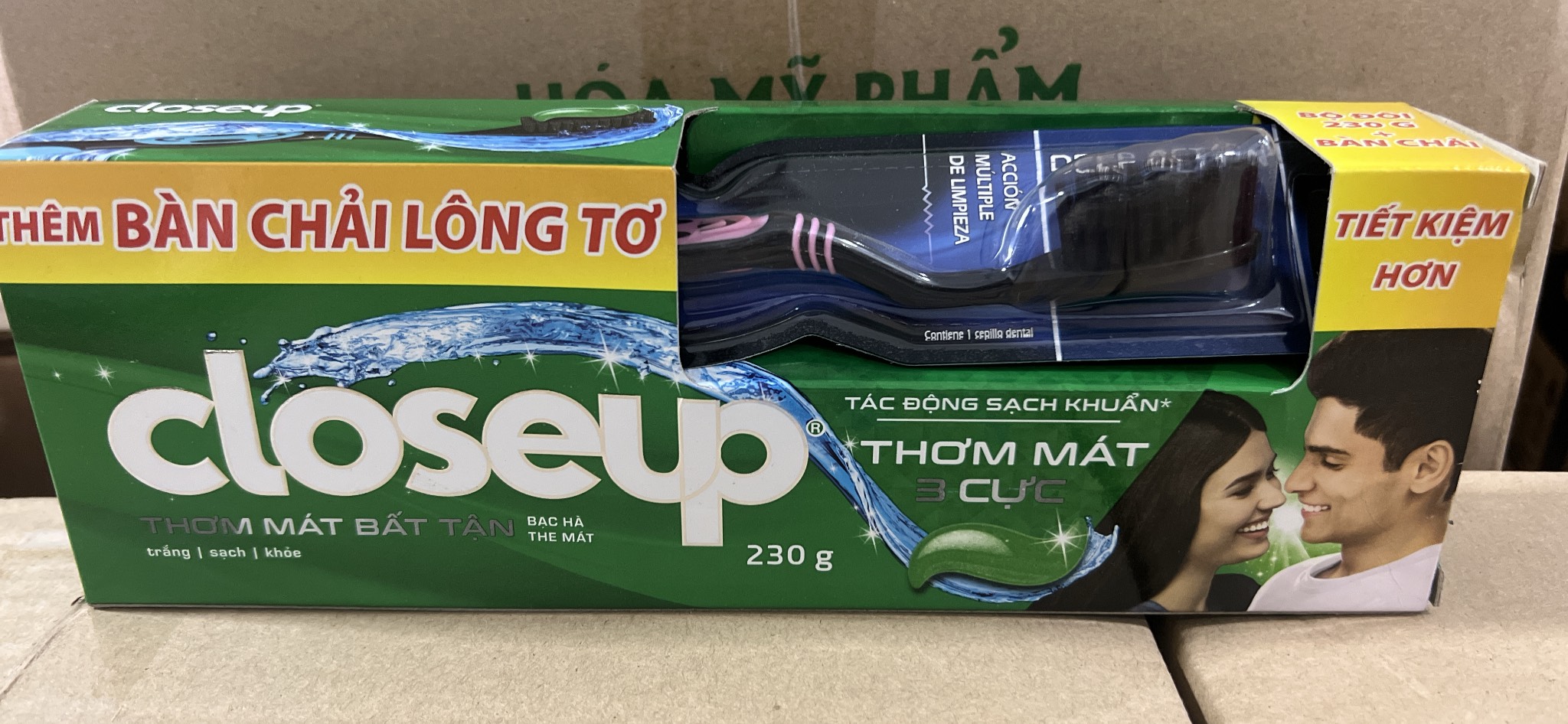 Kem Đánh Răng Closeup 180gr + 1 Tuýp 50g