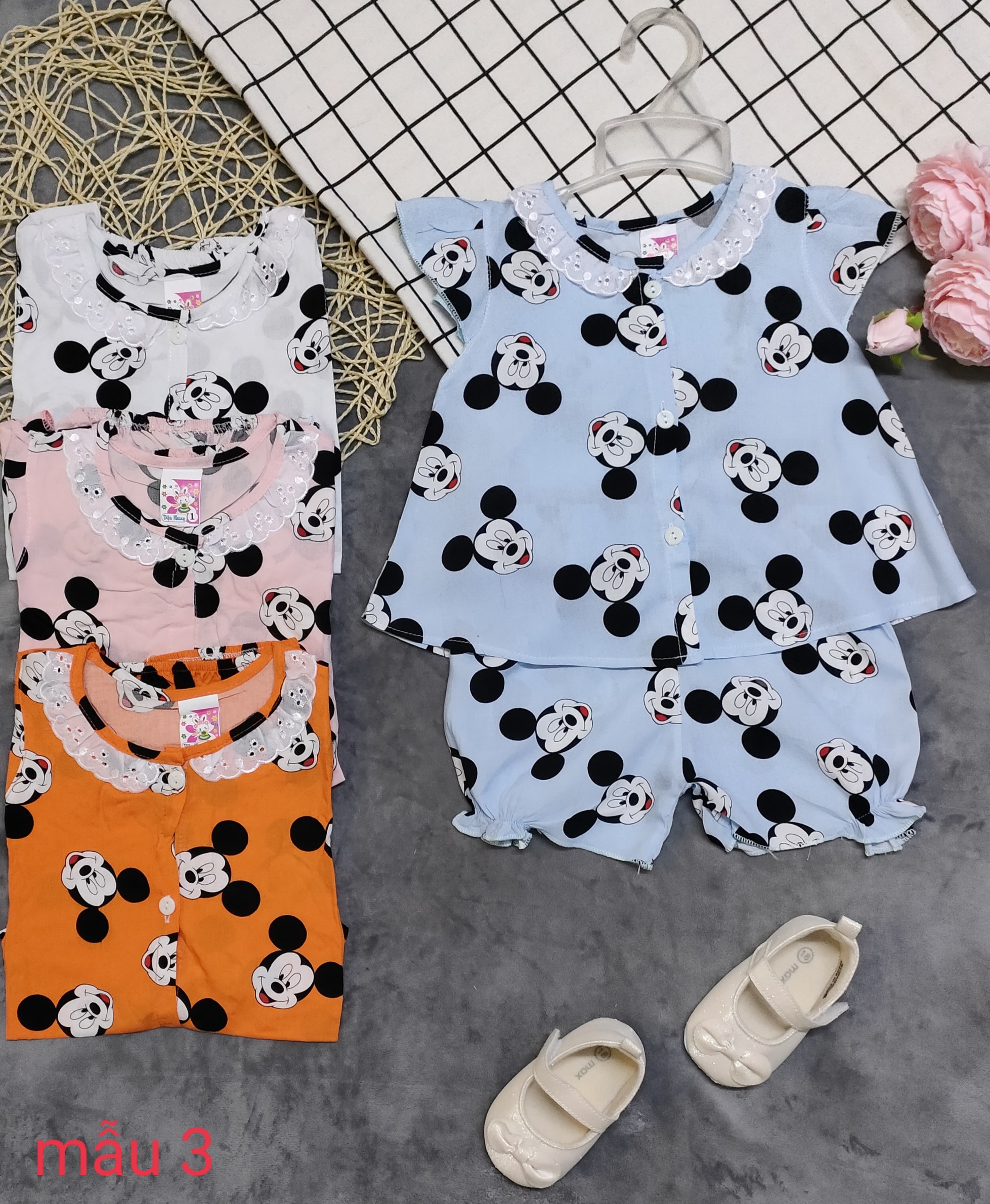 (3 bộ 3 màu 3 họa tiết khác nhau) Combo 3 Bộ Tole Khuy Giữa Bé Gái