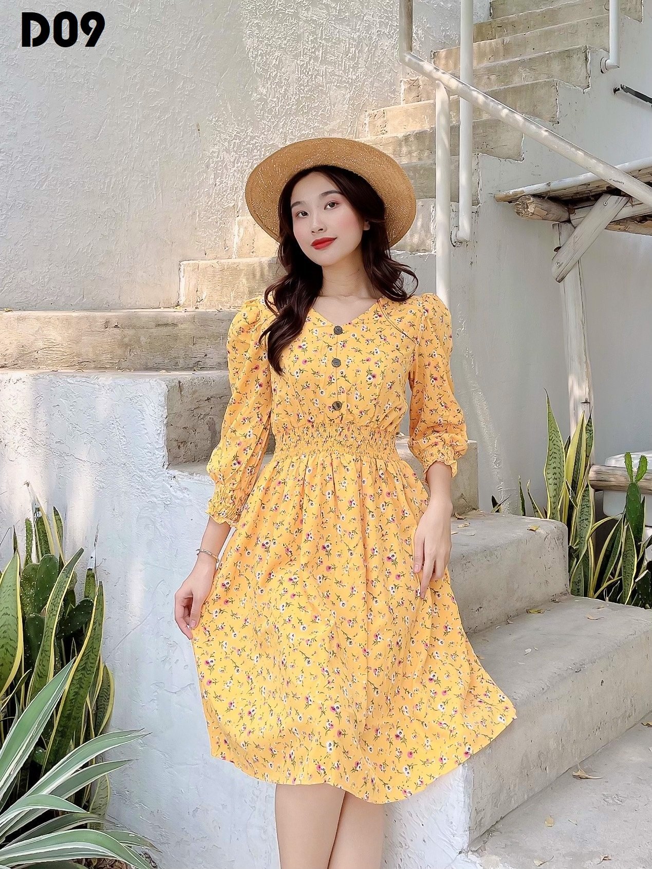 Đầm lụa vàng hoa nhí