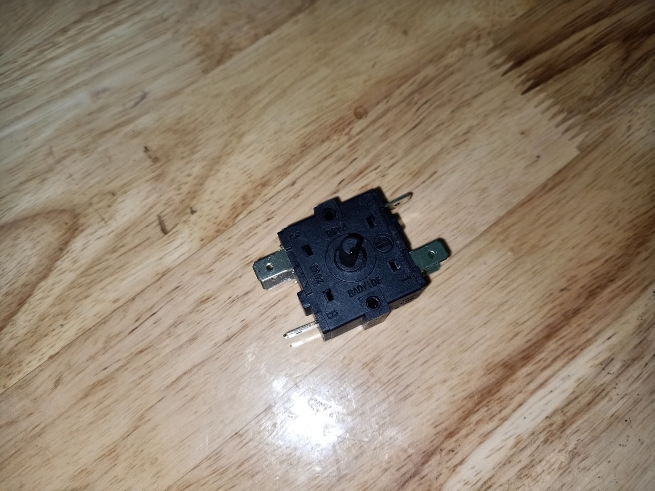 Công tắc xoay điều chỉnh bóng đèn của quạt sưởi mùa đông Sunhouse SHD 7022, SHD7016  Hàng chính hãng