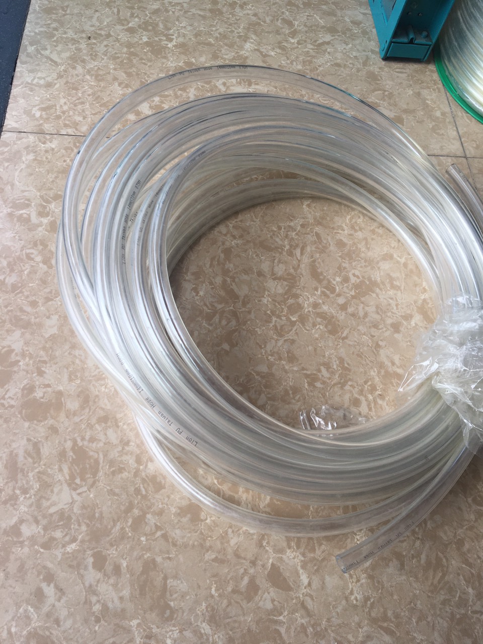 Ống dẫn PU 14 mm tại Máy NTT dẫn truyền khí và nước an toàn hiệu quả dễ dàng độ bền cao