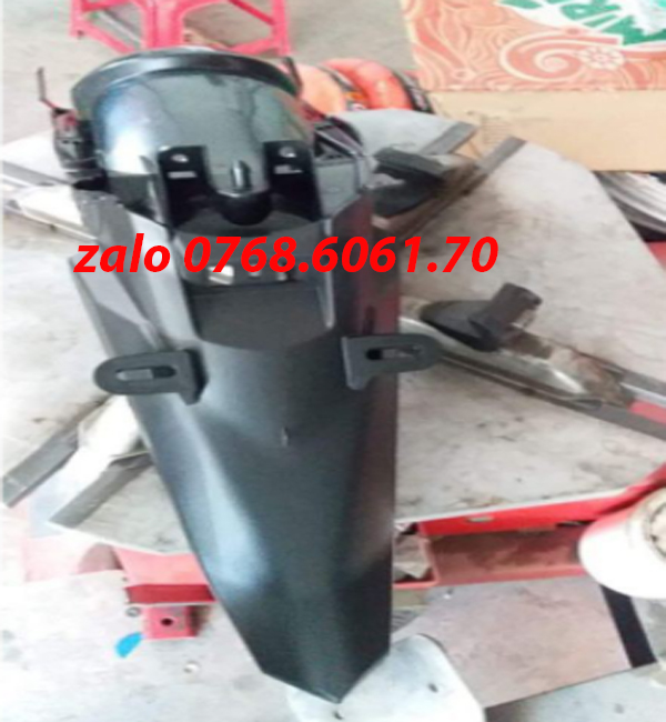 Dè biển số ( chắn bùn sau ) ex 135 chính hãng YAMAHA