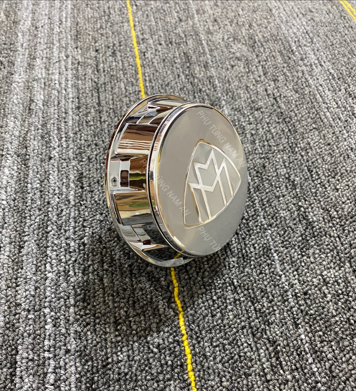 LOGO MÂM GLS 600 MAYBACH/CHỤP MÂM GLS 600 (GIÁ 1 CHIẾC)