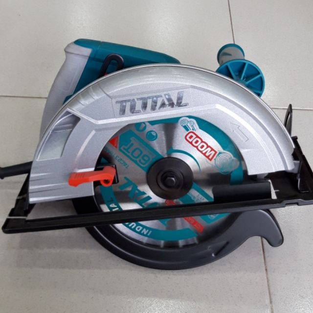 Máy cưa đĩa tròn Total TS1222356