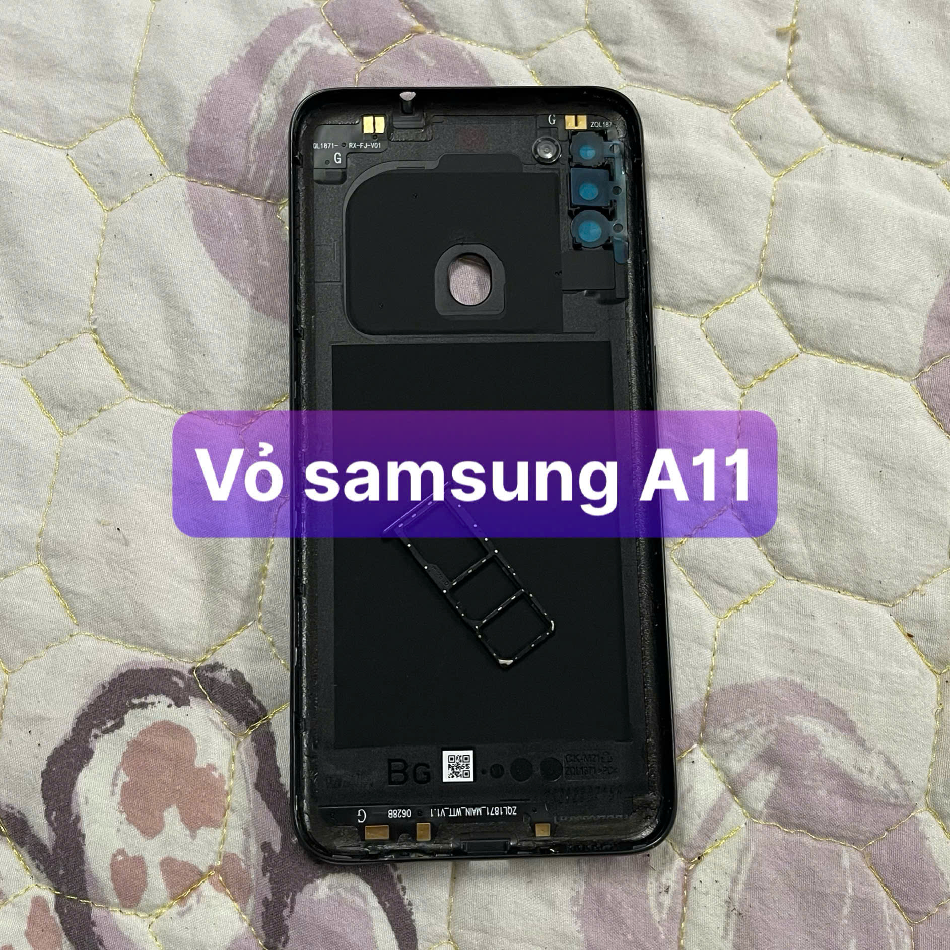 lưng vỏ zin samsung A11 ,kèm khay sim,kính camera,phím