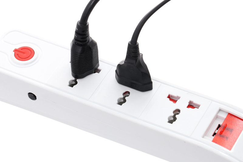 Ổ cắm điện 3 lỗ 2 USB 2m Điện Quang DBW103USB