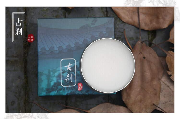 Nước hoa khô cổ trang