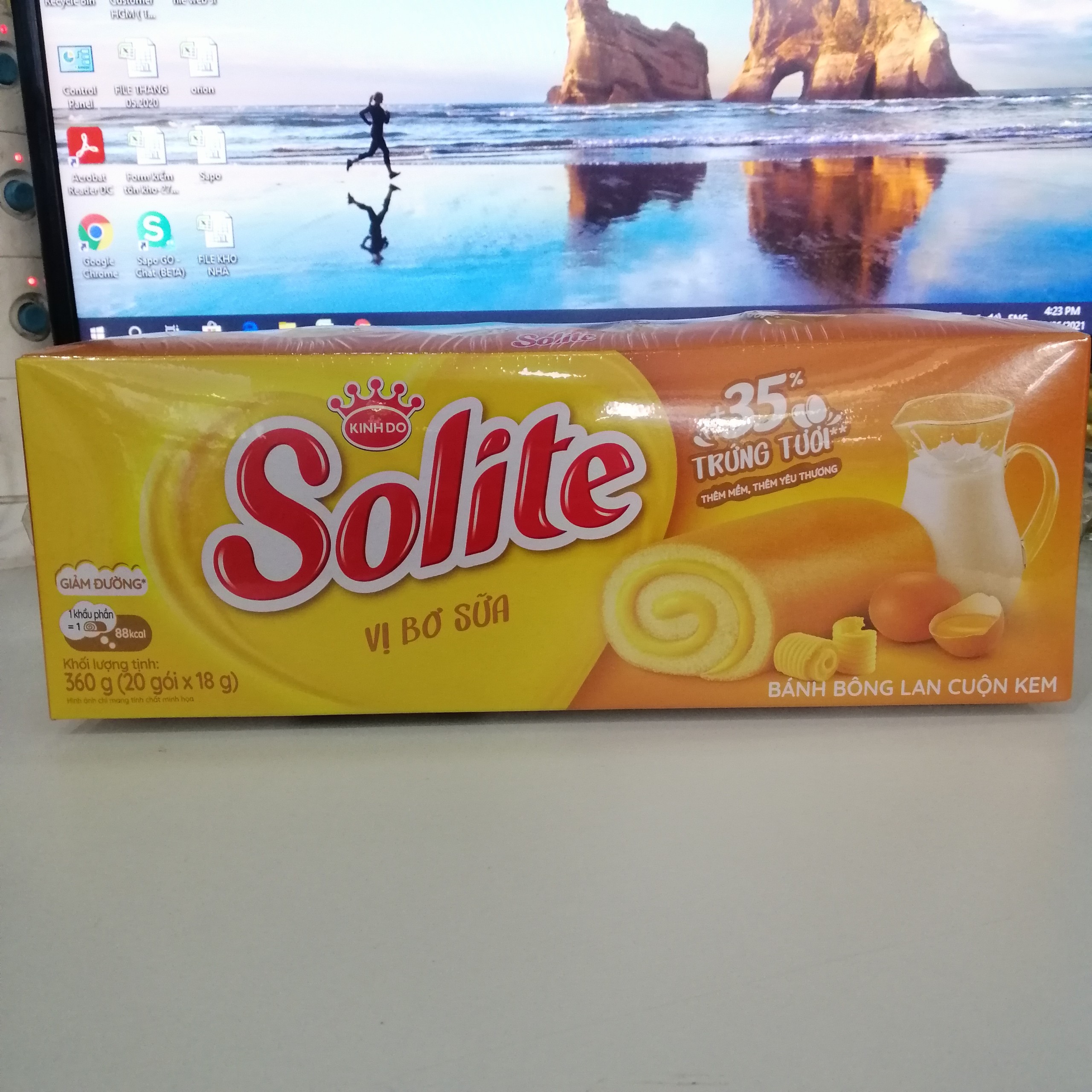 Bánh Bông Lan Cuộn Kem Solite Vị Bơ Sữa (Hộp 18 gói)