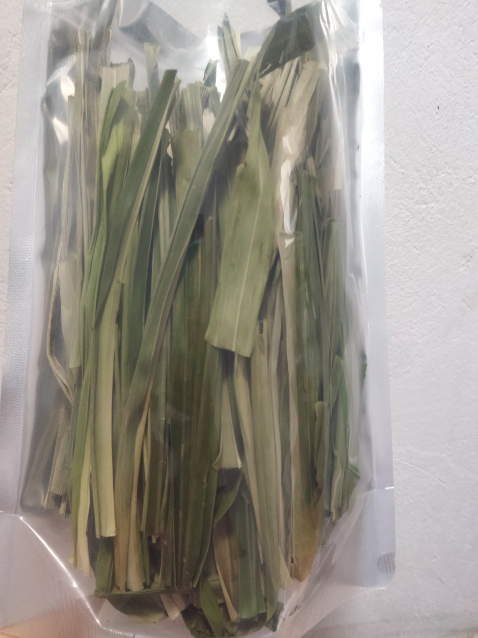 Lá dứa (lá nếp) sây khô 100gr
