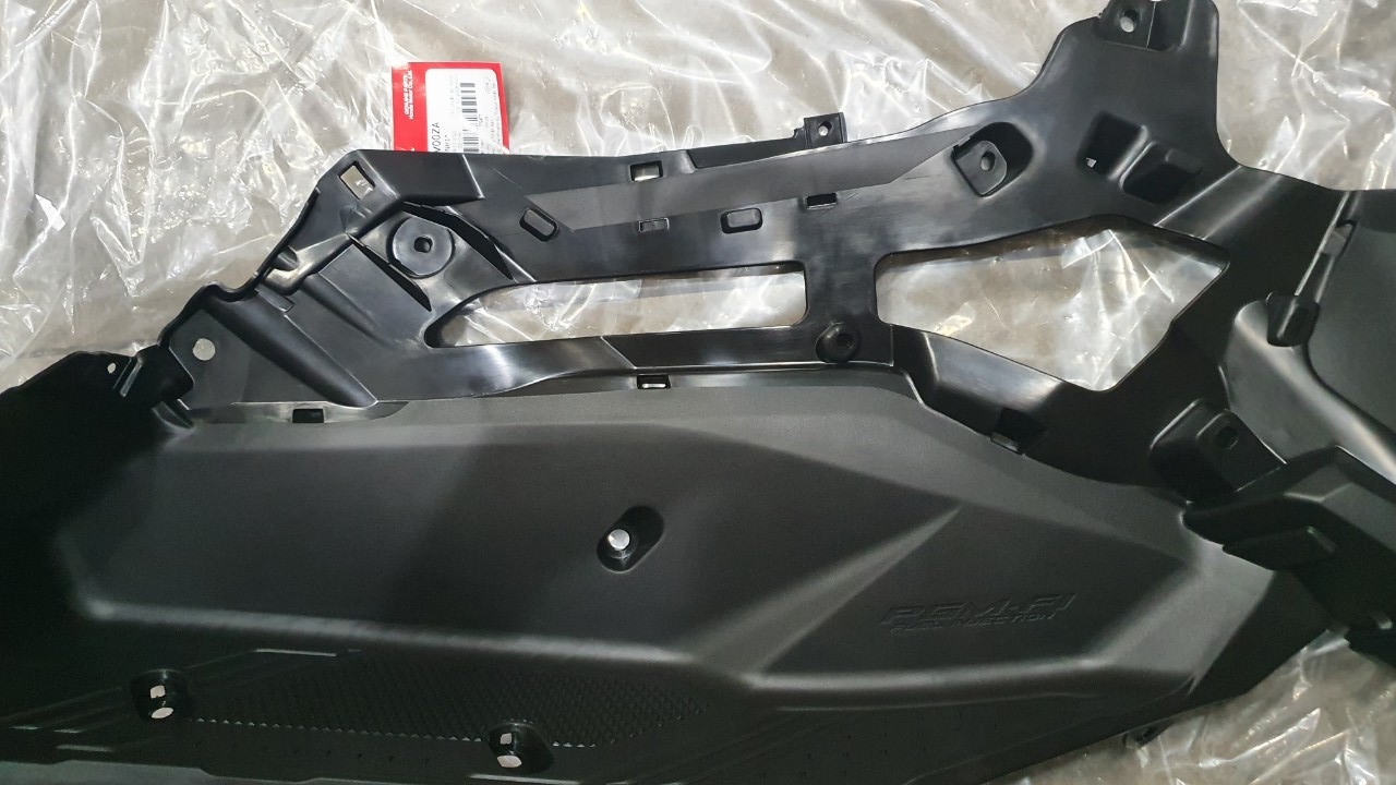 [HCM]YẾM GÁC CHÂN ĐEN HONDA AIR BLADE 2020