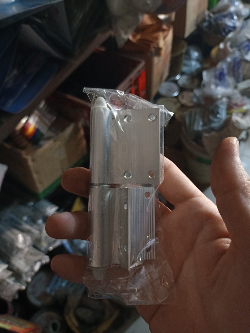 Bản lề cửa nhôm trắng sữa, trắng bạc - trái & phải