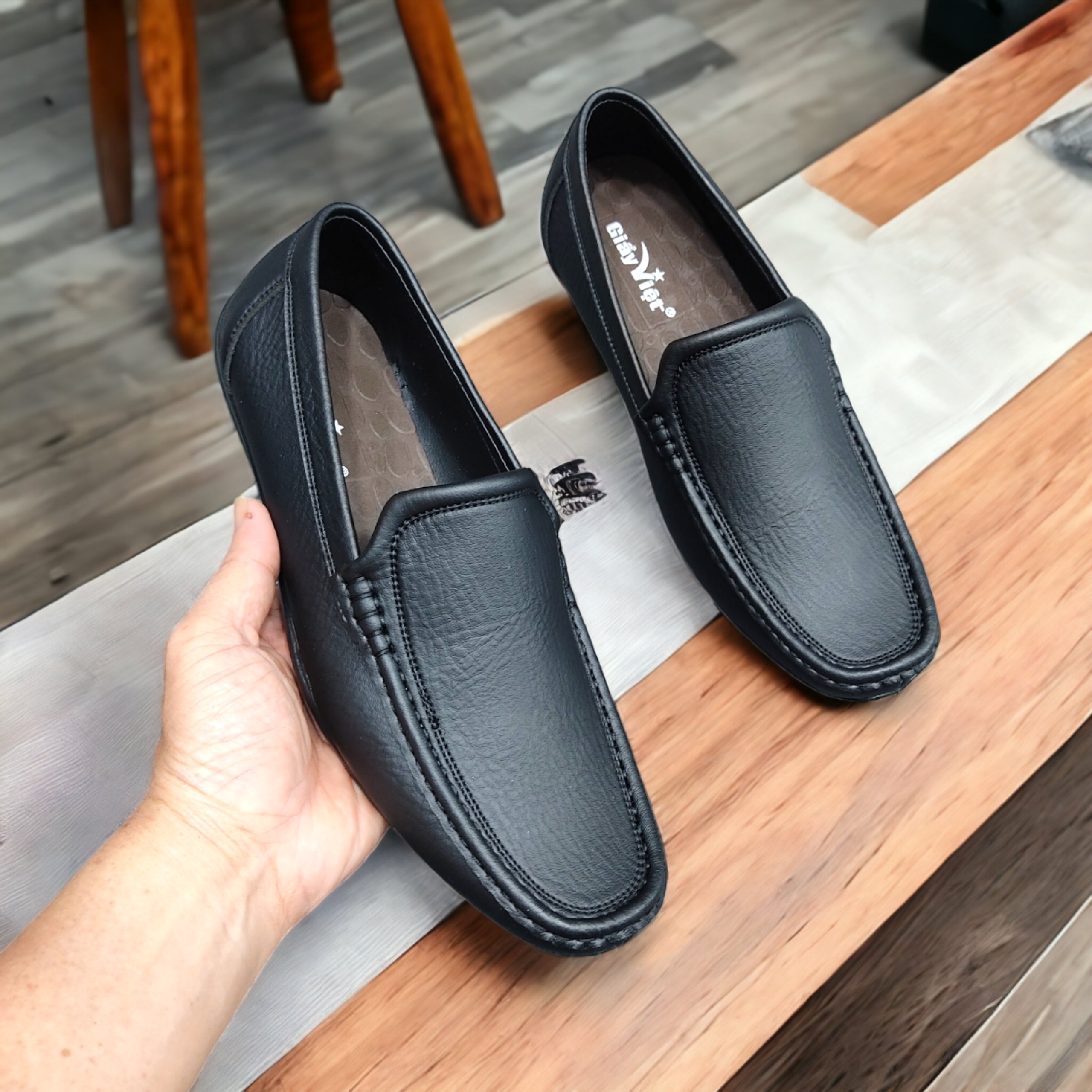 [HCM]GIÀY LƯỜI NAM 2 MÀU ĐEN VÀ NÂU BÒ