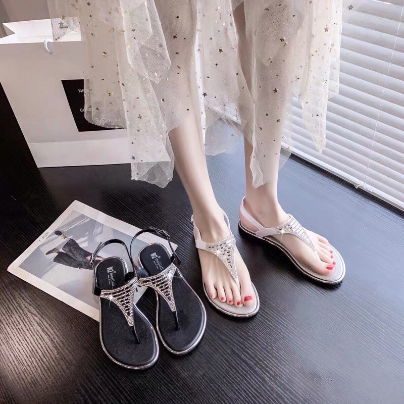 Sandal xỏ ngón đính đá siêu xinh