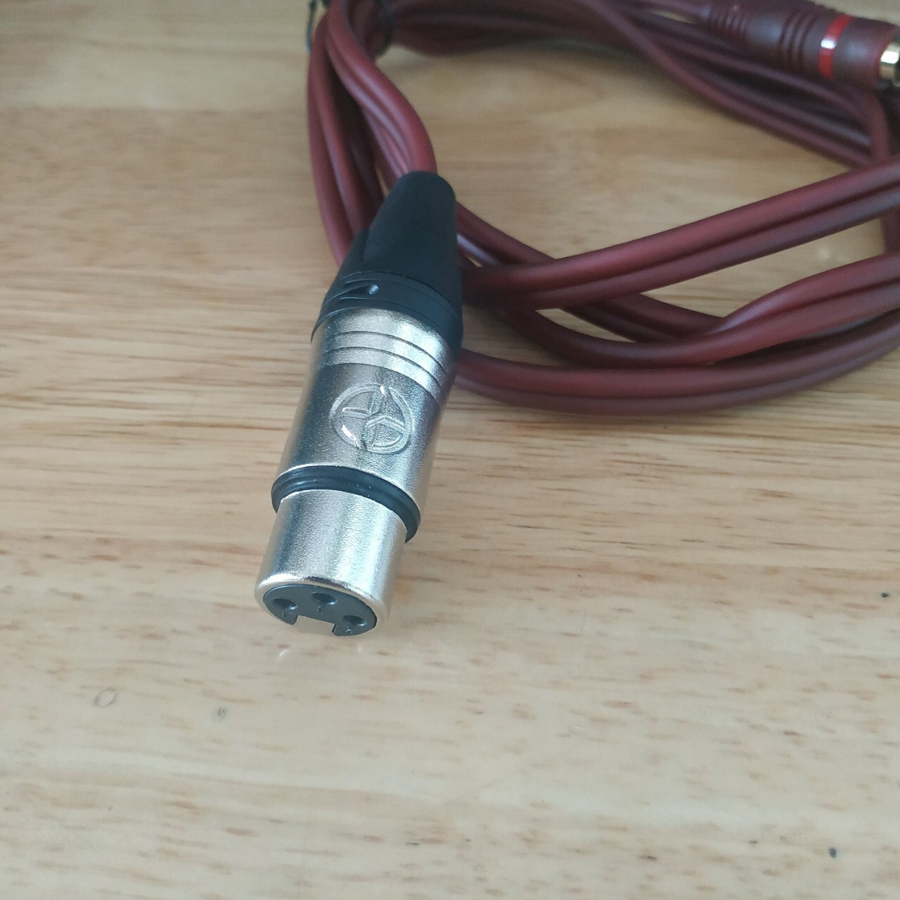 [HCM]Dây Tín Hiệu Canon ra 2 Bông Sen ( Dài 1.8 mét )